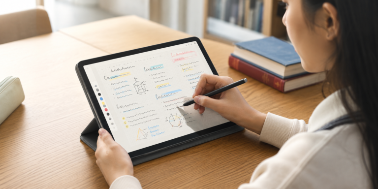 Dengan Catatan Digital Tablet Advan Sketsa 5 makin ringan bawaan saat ingin bekerja maupun sekolah.